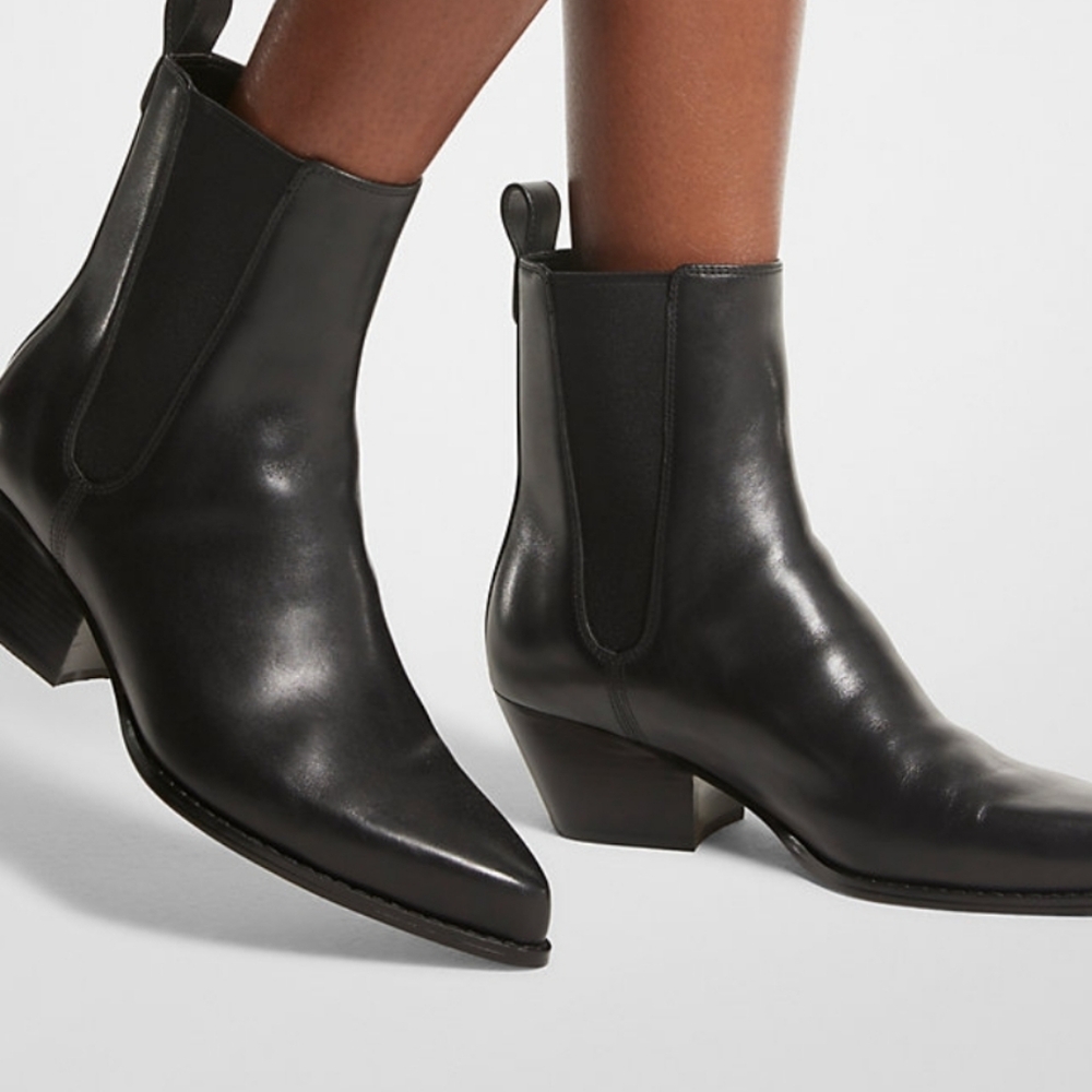MICHAEL Michael Kors Black Leather Kinlee Leather Ankle Boot Size 6